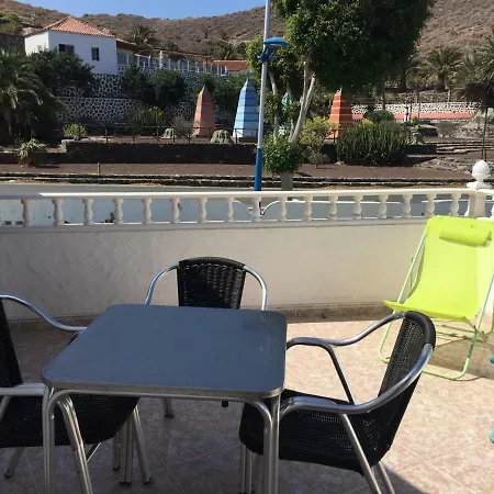 La Palmera1 Casa Al Primer Piso Con 2 - Two Bedroom House On The First Floor --- La Palmera 2 Casa En Planta Baja Con 1 Dormitorio, One Bedroom House On The Ground Floor * Agaete (Gran Canaria)