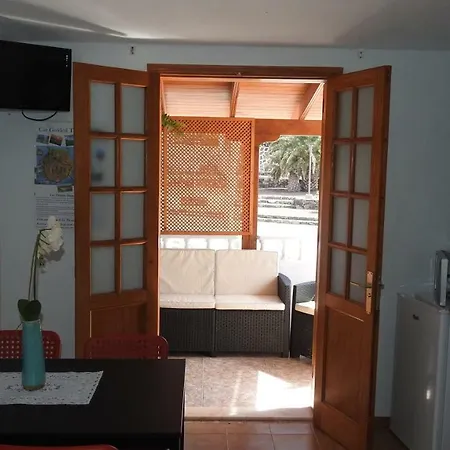 La Palmera1 Casa Al Primer Piso Con 2 - Two Bedroom House On The First Floor --- La Palmera 2 Casa En Planta Baja Con 1 Dormitorio, One Bedroom House On The Ground Floor *