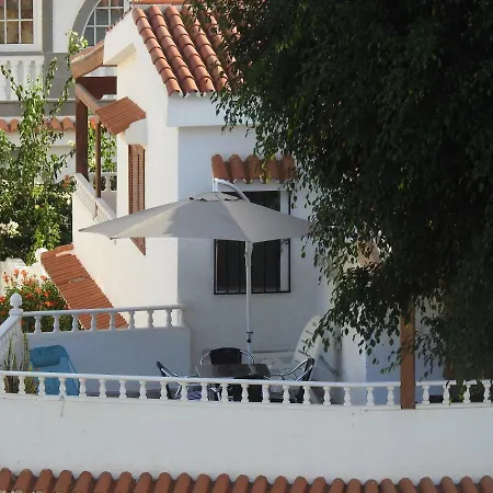 La Palmera1 Casa Al Primer Piso Con 2 - Two Bedroom House On The First Floor --- La Palmera 2 Casa En Planta Baja Con 1 Dormitorio, One Bedroom House On The Ground Floor