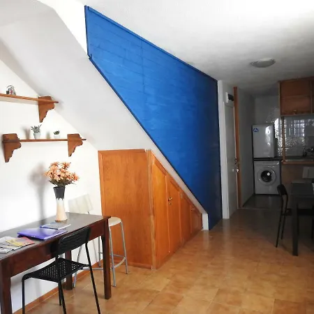 La Palmera1 Casa Al Primer Piso Con 2 - Two Bedroom House On The First Floor --- La Palmera 2 Casa En Planta Baja Con 1 Dormitorio, One Bedroom House On The Ground Floor بيت للعطل أَغايتي